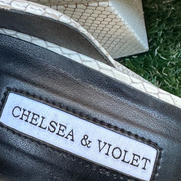 CHELSEA & VIOLET High Heels - Picture 7 of 9